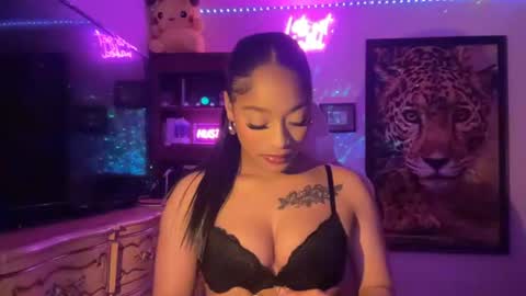 lunaa_11 online show from August 14, 7:34 am