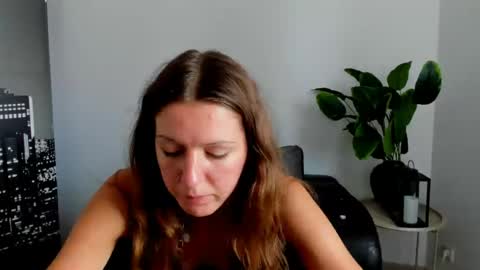 lunaa_x44 online show from July 30, 11:28 am
