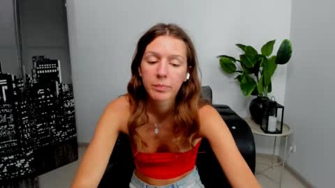 lunaa_x44 online show from August 12, 10:50 am