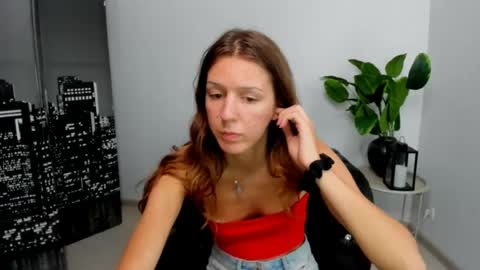 lunaa_x44 online show from August 12, 11:56 am