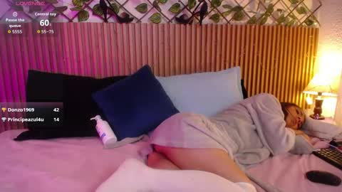 lunaaa_07 online show from May 9, 9:56 am