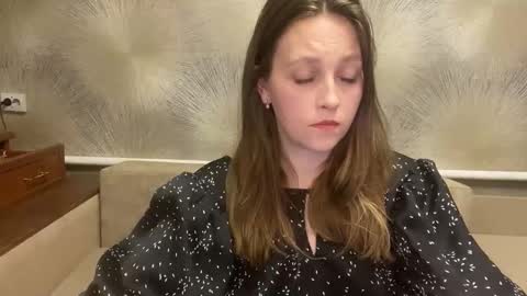 lunafeather online show from March 10, 7:10 pm
