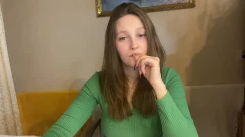 lunafeather online show from March 26, 7:29 pm