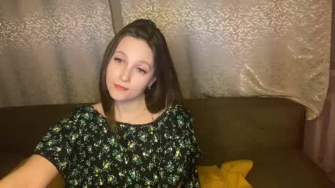 lunafeather online show from April 5, 6:02 pm