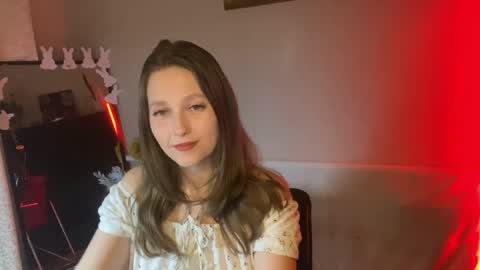 lunafeather online show from April 6, 5:50 pm