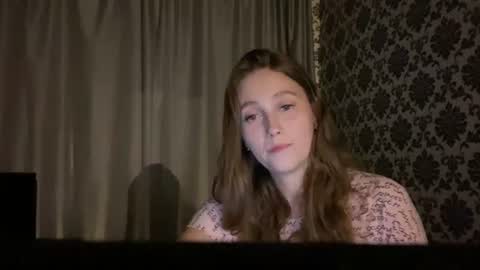 lunafeather online show from June 15, 6:39 pm