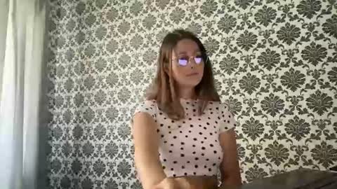 lunafeather online show from July 3, 11:56 am