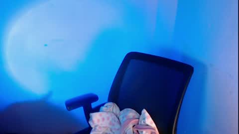 Julieth  online show from August 17, 1:10 am