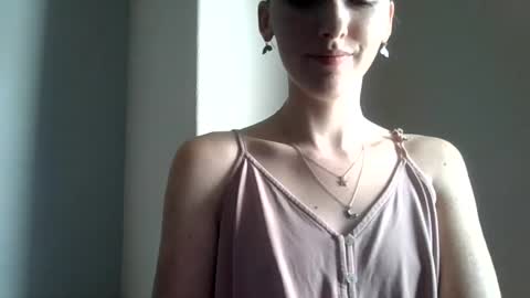 lunapixie2020 online show from August 13, 11:19 pm