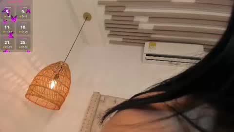 Lia 3 online show from July 31, 10:15 pm