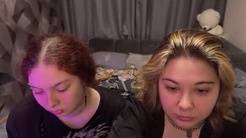 lunarcouple_ online show from August 26, 3:52 pm