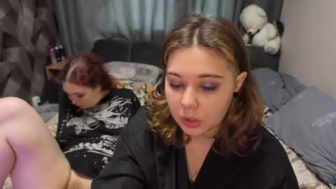 lunarcouple_ online show from September 6, 12:49 am