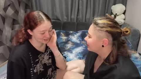 lunarcouple_ online show from September 6, 4:35 pm