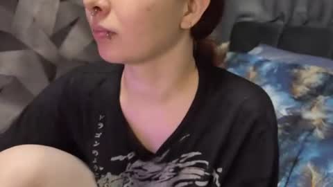 lunarcouple_ online show from September 10, 1:32 pm