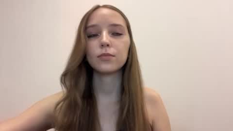 lunarleya online show from July 30, 9:10 pm