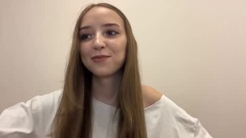lunarleya online show from July 31, 5:29 pm