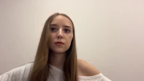 lunarleya online show from August 1, 5:52 pm