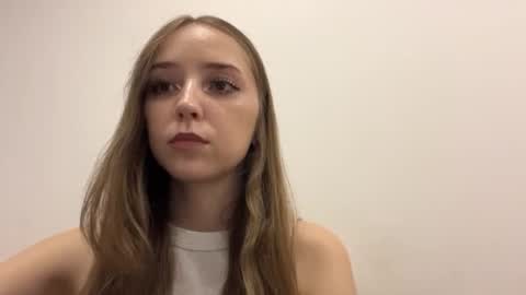 lunarleya online show from August 3, 7:43 pm