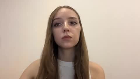 lunarleya online show from August 3, 8:49 pm