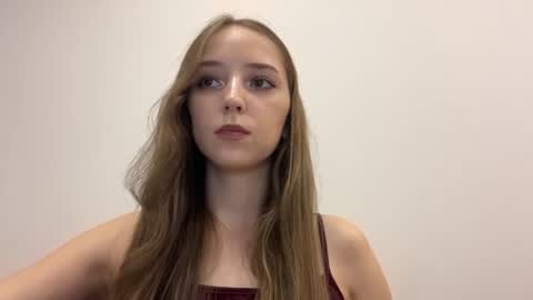 lunarleya online show from August 4, 7:33 pm