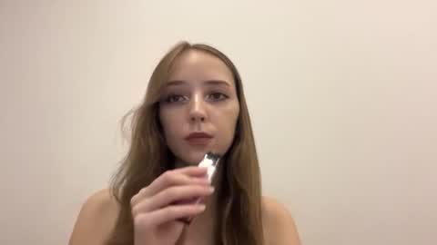 lunarleya online show from August 4, 8:39 pm