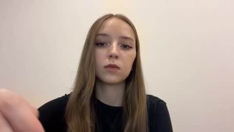 lunarleya online show from August 10, 5:47 pm