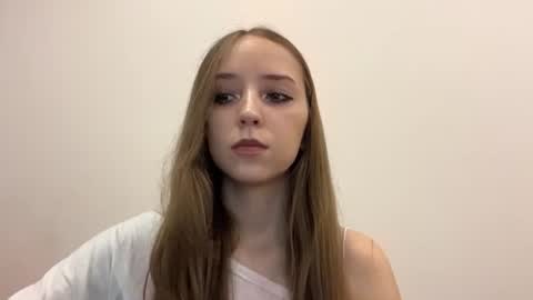 lunarleya online show from August 11, 6:32 pm