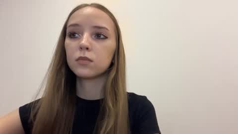 lunarleya online show from August 12, 7:49 pm
