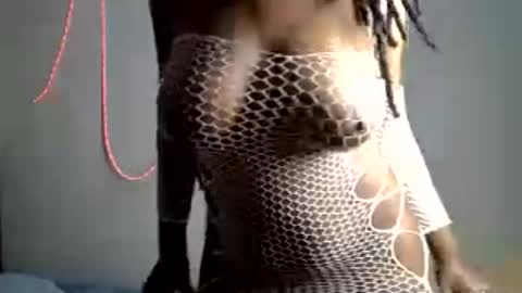Luxee online show from August 3, 4:36 pm