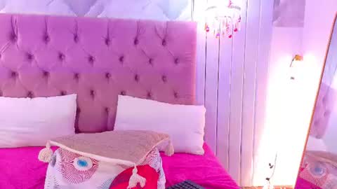 LunaRose-Next Stream at 0545hs GMT online show from August 6, 5:17 am