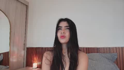 Luna Rousse online show from August 5, 2:42 am