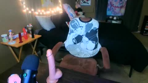 lunasynns online show from July 6, 5:43 am