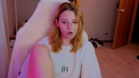 Kate online show from August 8, 4:51 pm