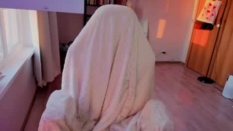 Kate online show from August 12, 1:46 pm
