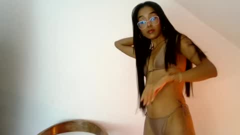 Luna   online show from August 1, 3:45 am