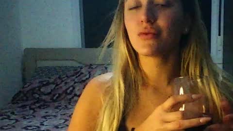 lunavelvvet online show from August 5, 3:26 am