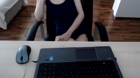 lunavibe_ online show from July 3, 1:02 pm