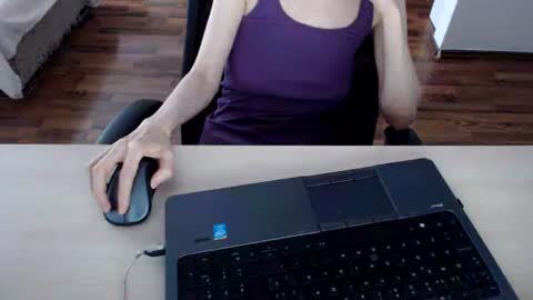 lunavibe_ online show from August 1, 11:27 am