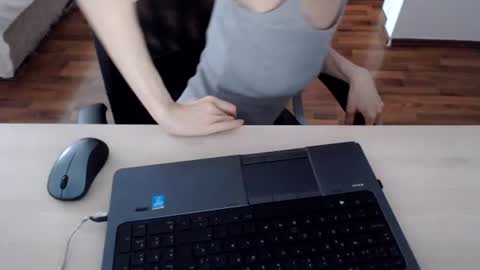 lunavibe_ online show from August 11, 11:12 am