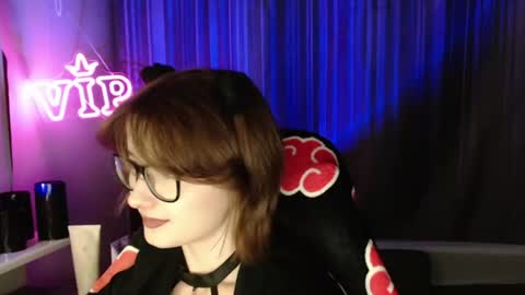 LunaXcherry online show from July 21, 8:00 pm
