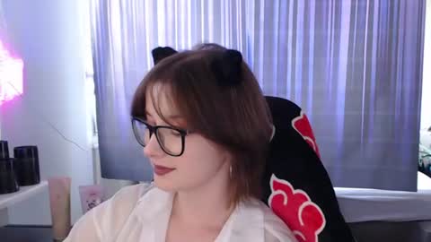 LunaXcherry online show from August 2, 2:35 pm