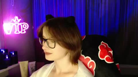 LunaXcherry online show from August 3, 7:32 pm