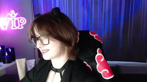 LunaXcherry online show from August 4, 6:16 pm