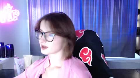 LunaXcherry online show from August 11, 5:15 pm