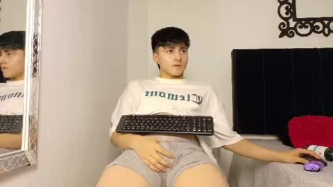 lunaydream online show from August 15, 4:55 pm
