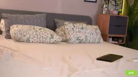 Evi online show from August 3, 11:39 am