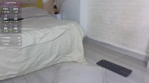 lunna__tylor online show from August 8, 7:19 am