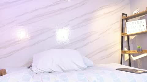 lunna_boobs20 online show from July 28, 4:51 am