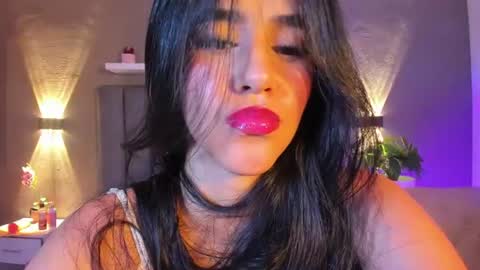 L U N A  online show from August 3, 5:09 pm