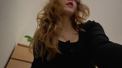 lunoria online show from March 12, 10:29 pm